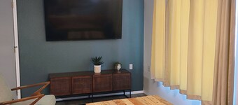 Charming 2-bedroom house in lovely Wall with WiFi & AC