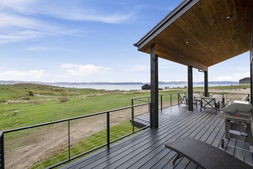  Sleeps 22 • Hot Tub • Game Room • EV Charging • Views • Boats/Toys Parking