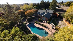 Unclassified image, 2 of 34, button - Upscale Rustic Tuscan Villa with Pool in Wine Country (Petaluma)