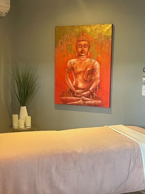 Body treatments, aromatherapy, hot stone massages, Swedish massages - El Noa Noa (Palm Springs)