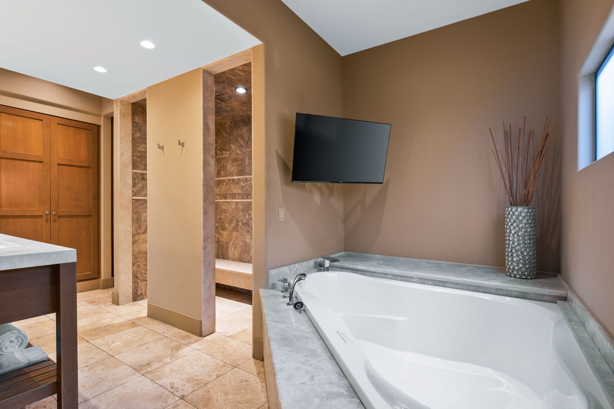 Bañera de hidromasaje privada