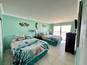 2 makuuhuonetta, työpöytä, silitysrauta/-lauta, ilmainen Wi-Fi