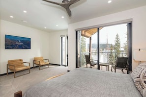 4 habitaciones, tabla de planchar con plancha, cuna de viaje y wifi