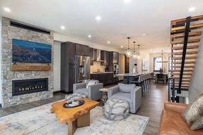 TV, fireplace, offices