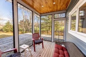 Terrace/patio - Georgetown Oasis—4-Bedroom Family Retreat with Bunks, Golf & Beach Minutes Away (Prince Edward Island)