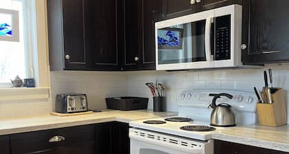 Georgetown Oasis near Golf Courses & Provincial Park