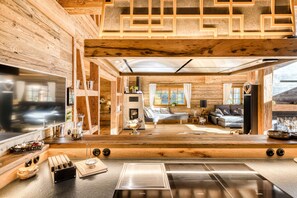 House | 5 bedrooms - Chalet GM in Brand With 5 Bedrooms and 4 Bathrooms (Brand)
