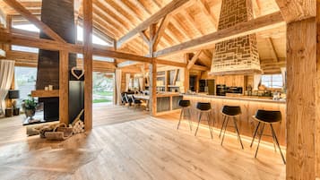 House | 5 bilik tidur