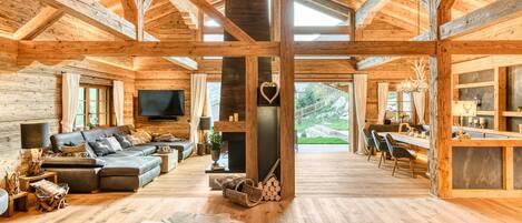 5 bedrooms