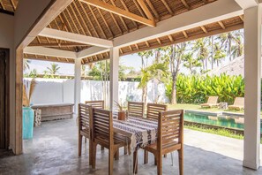 Outdoor dining - AMAZING VILLA OCEAN ESSENCE SEA BREEZE SELONG BELANAK BEACH (SELONG BELANAK)