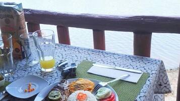 Tägliches inbegriffenes kontinentales Frühstück