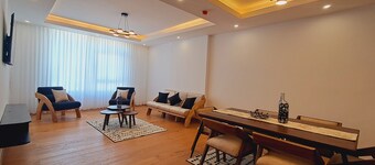 Exquisite Sanctuary Of Luxury 2-Bedroom, 3-Bathroom, with Extra Room & kitchen 