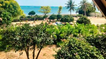 Comfort Tree House, Beach View | Terrace/patio