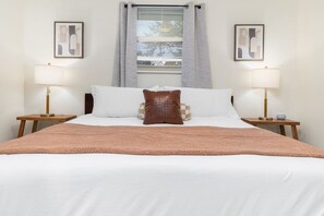 2 bedrooms, desk, iron/ironing board, free WiFi