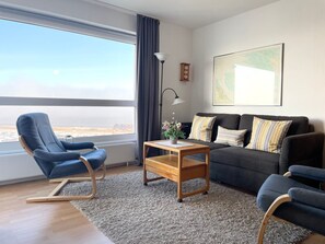 Unclassified image, 3 of 26, button