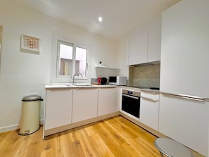 Fridge, microwave, oven, dishwasher - La Maison de la Poissonnerie (Niza)