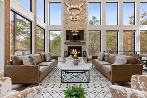 Smart TV, fireplace - Rise & Shine · Relaxation + Hot Tub | Pool Table | Scenic Views (Broken Bow)