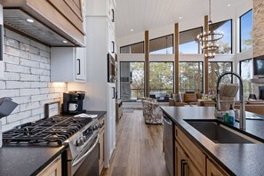 Fridge, microwave, oven, stovetop - Rise & Shine · Relaxation + Hot Tub | Pool Table | Scenic Views (Broken Bow)