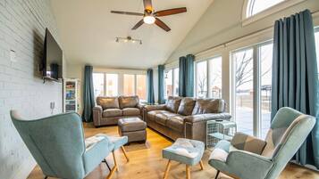 Smart-tv, eldstad och tv-spel