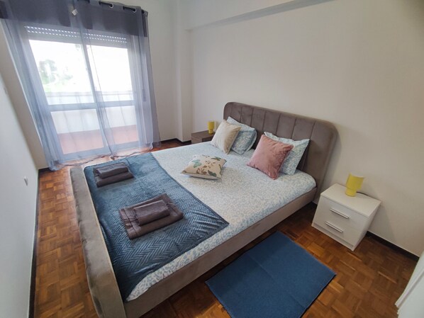 2 habitaciones, tabla de planchar con plancha y wifi gratis