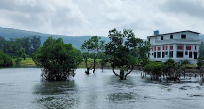 Shobha Farmhouse
