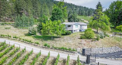 Naramata Countryside Cottage with View