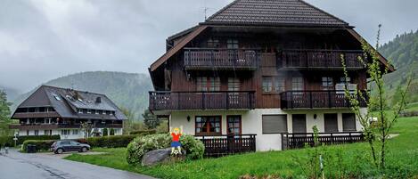 المنشأة من الخارج