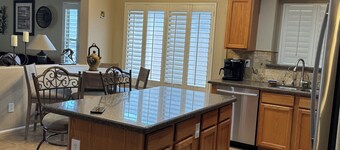  4-bedroom house in charming Gilbert with heated swim pool and golfing  trilogy