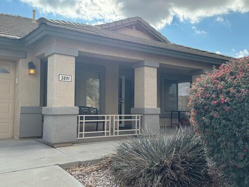  4-bedroom house in charming Gilbert with heated swim pool and golfing  trilogy