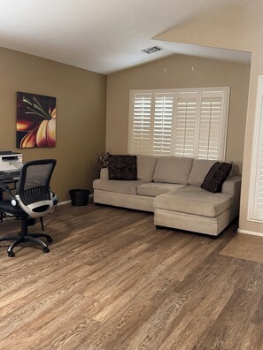 Interior - 4-bedroom house in charming Gilbert with heated swim pool and golfing trilogy (Gilbert)