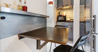 Apartment 'Tout Confort' with Private Terrace, Wi-Fi and Air Conditioning
