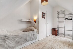 2 bedrooms, desk, free WiFi, bed sheets - Apartment 'Tout Confort' with Private Terrace, Wi-Fi and Air Conditioning (Willstätt)