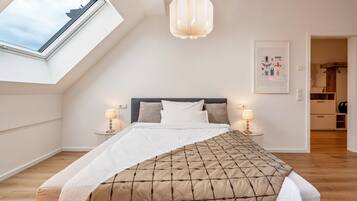 2 bedrooms, desk, free WiFi, bed sheets