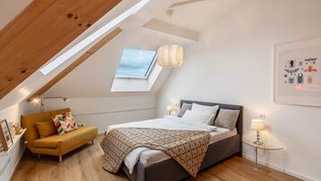 2 bedrooms, desk, free WiFi, bed sheets