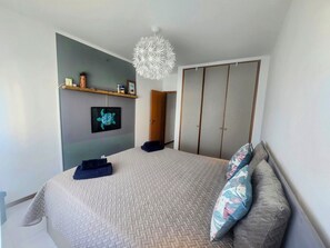 2 slaapkamers, een strijkplank/strijkijzer, gratis wifi, beddengoed