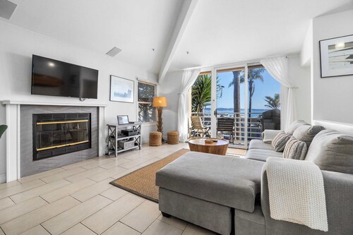 Capitola Village Condo - 1 min walk to beach