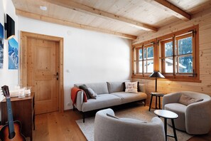 TV - Apartment 'Steinbock' in Sankt Anton with Mountain View, Balcony and Wi-Fi (Sankt Anton am Arlberg)