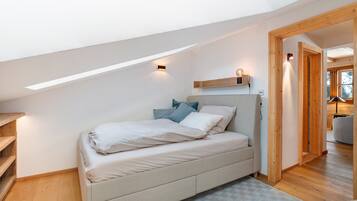 3 bedrooms, free WiFi, bed sheets