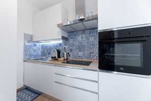 Fridge, oven, dishwasher