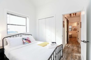 2 slaapkamers, een strijkplank/strijkijzer, wifi, beddengoed
