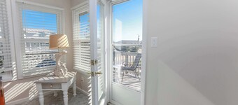 Sojourn Ocean Dreams Sleeps 18+