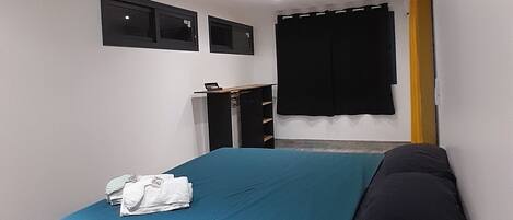 1 chambre, fer et planche à repasser, Wi-Fi, draps fournis