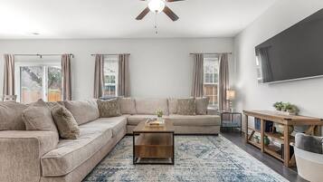 Älytelevisio, videopelejä, kirjoja