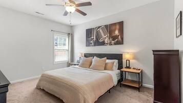 4 bedrooms, desk, iron/ironing board, free WiFi