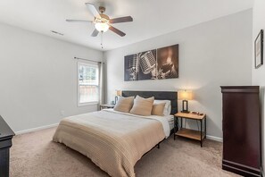 4 bedrooms, desk, iron/ironing board, free WiFi