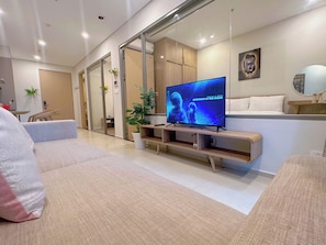 Deluxe Apartment, Balcony, City View - The Rex's Song Boutique Apartment (Ho Chi Minh City)