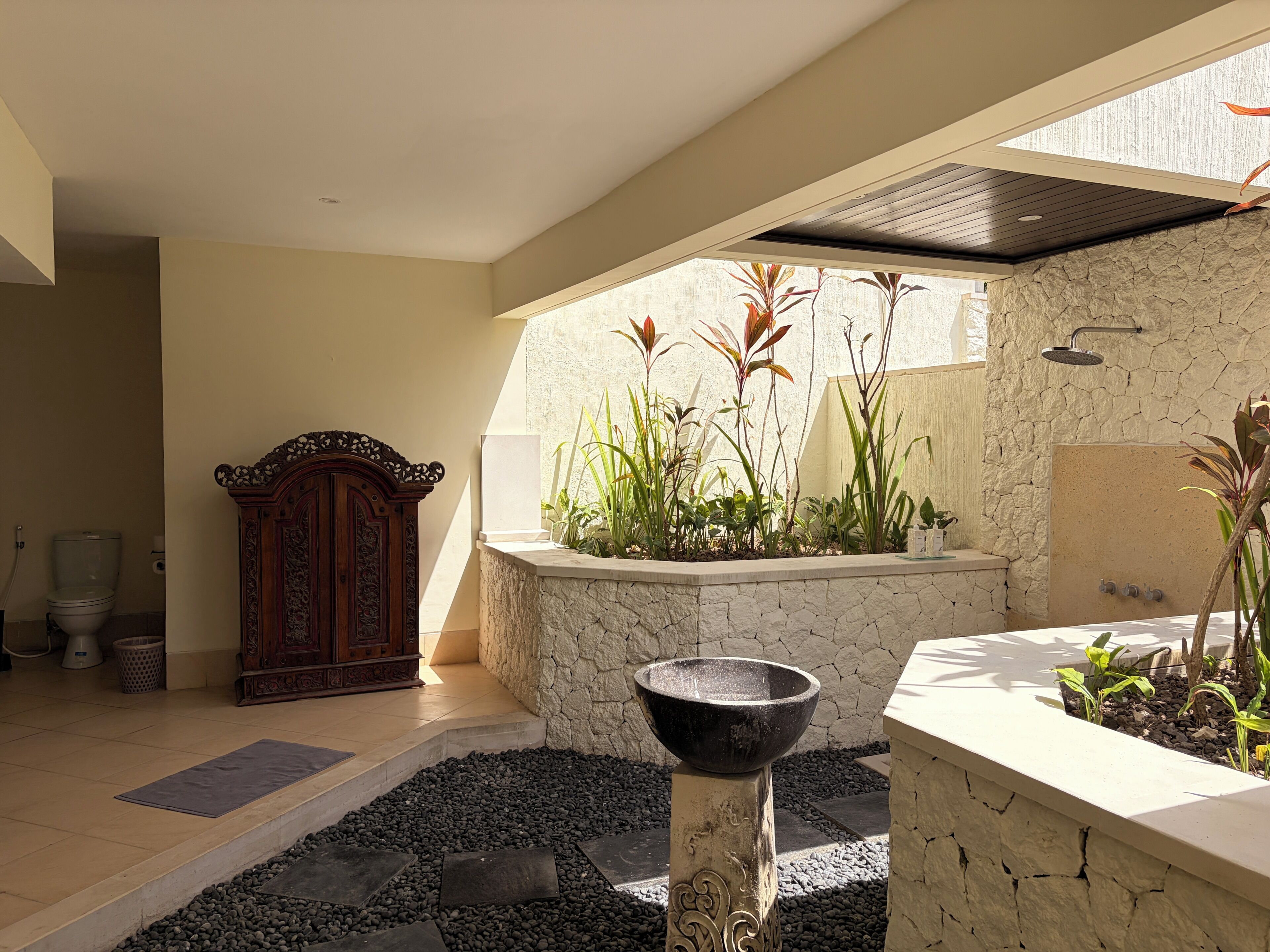 Villa, 2 Bedrooms, Pool Access | Bathroom | Free toiletries, hair dryer, bidet, towels