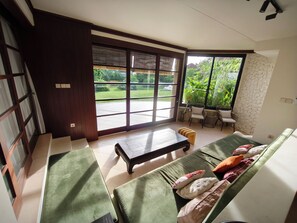 Villa, 2 Bedrooms, Garden View | Living area