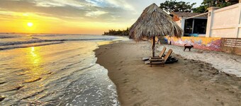 Romantic Seaside Casita w/ Pool, AC & Fire Sunsets