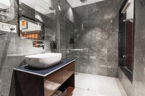 Shower, rainfall showerhead, hair dryer, slippers - AVA Hotel Chandigarh Zirakpur (Dera Bassi)